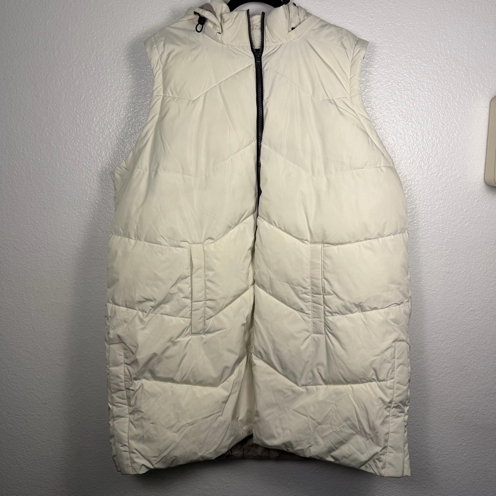 Nuage Women's Hooded Quilted Puffer
Vest Ivory Size 2X Plus